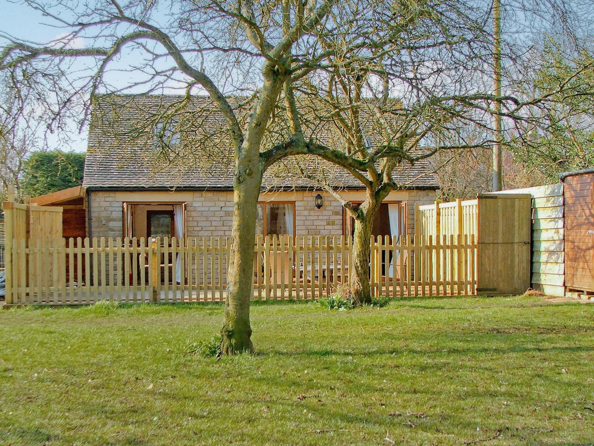 Dove Cottage Ampney Crucis エクステリア 写真